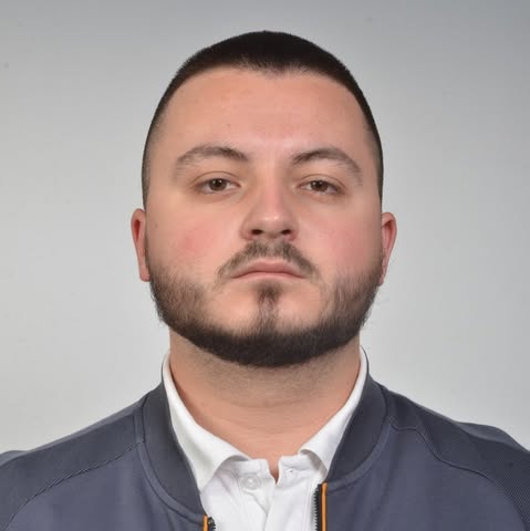 Профилна снимка на клиент мъж